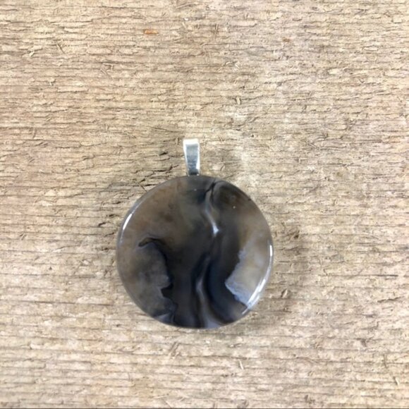 Swirled Smoky Agate Circle Necklace Pendant - Picture 1 of 5
